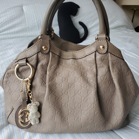 Gucci Handbags - ⭐GUCCI⭐AUTHENTIC GRAY GUCCISIMMA SUKEY